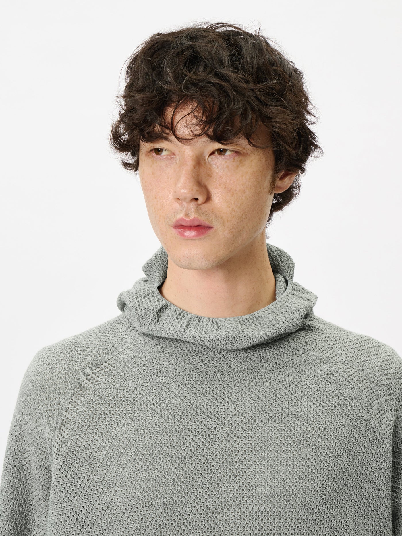 Model: Height 183cm / 6'0" | Wearing: ZINC GRAY / 4