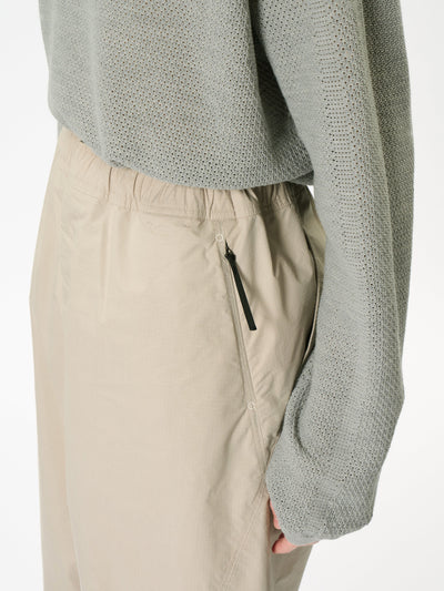 Model: Height 183cm / 6'0" | Wearing: GRAYISH BEIGE / 4