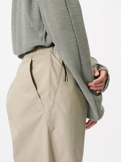 Model: Height 183cm / 6'0" | Wearing: GRAYISH BEIGE / 4