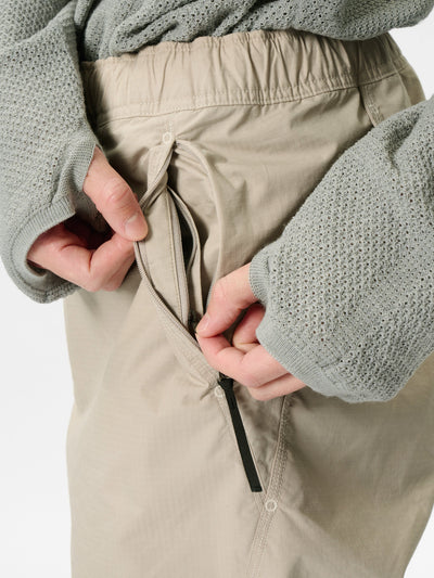 Model: Height 183cm / 6'0" | Wearing: GRAYISH BEIGE / 4